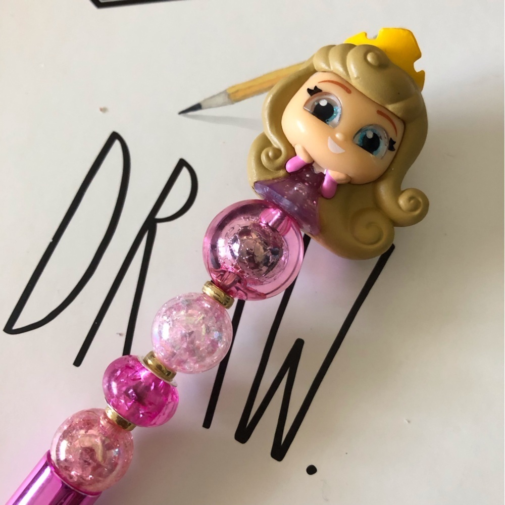 Disney Doorables: Sleeping Beauty: Princess Aurora glitter handmade beaded pen